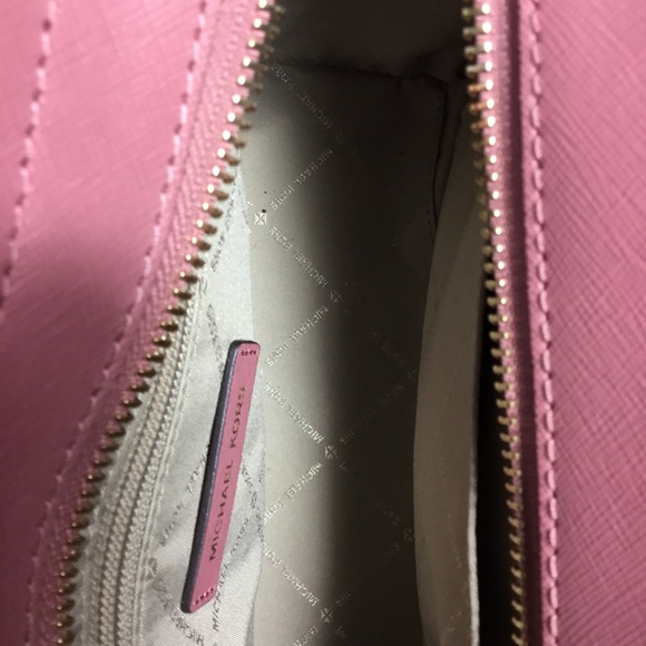 Michael Kors Quinn Medium Saffiano Leather Satchel Handbag NEW - Picture 9 of 9